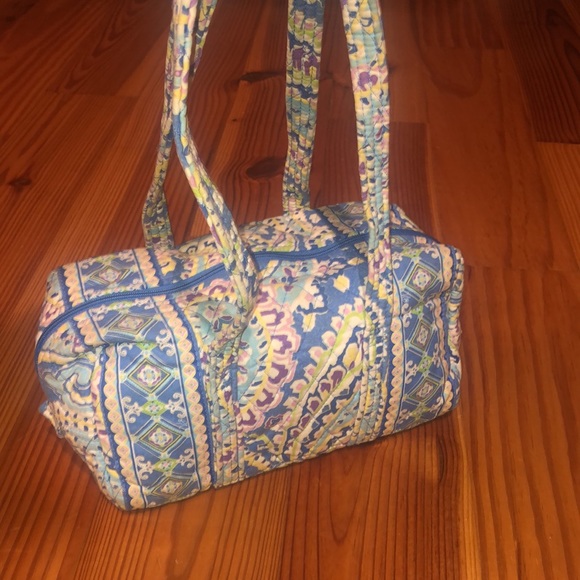 Vera Bradley purse. Colors green blue and white. Measures 10x5x4 - Picture 3 of 9